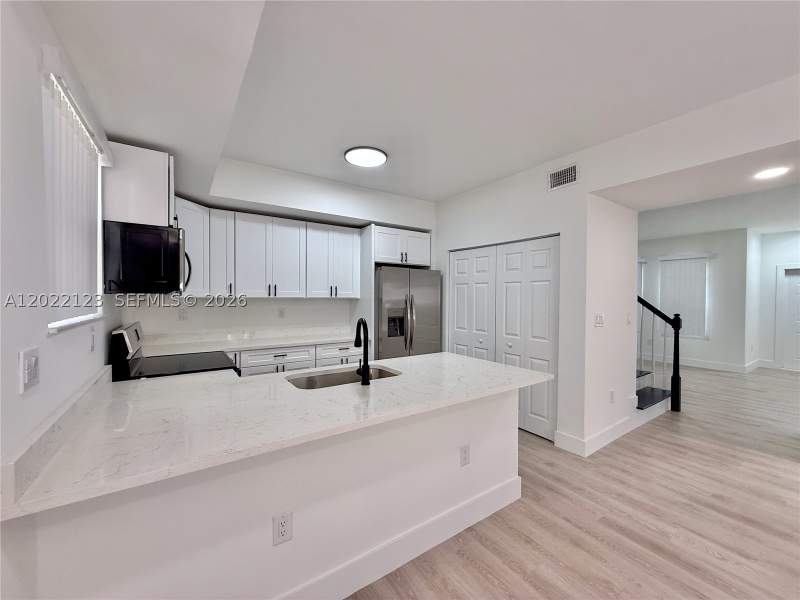 3 bedroom Townhouse at 5230 NW 109th Ave 7, Veranda At Doral Condo No, Doral — photo 5