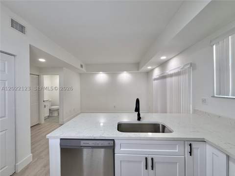 5230 NW 109th Ave 7, Doral FL - photo 8 of 34