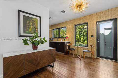 10550 NE 3rd Ct, Miami Shores FL - photo 10 of 37