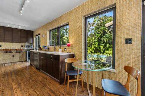 10550 NE 3rd Ct, Miami Shores FL - photo 11 of 37