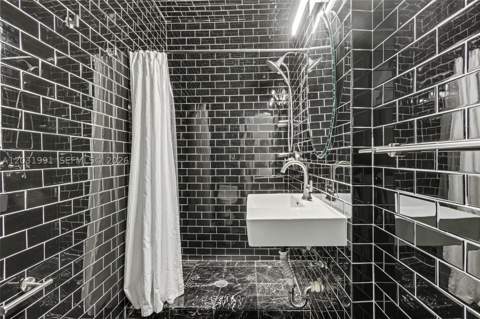 10550 NE 3rd Ct, Miami Shores FL - photo 19 of 37