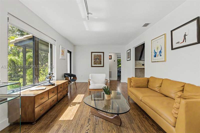 3 bedroom SingleFamilyResidence at 10550 NE 3rd Ct, First Addn Pasadena Pk, Miami Shores — photo 5