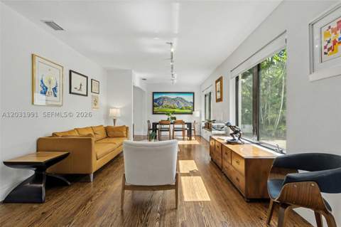 10550 NE 3rd Ct, Miami Shores FL - photo 6 of 37