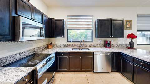 174 SE 35th Ave, Homestead FL - photo 21 of 74