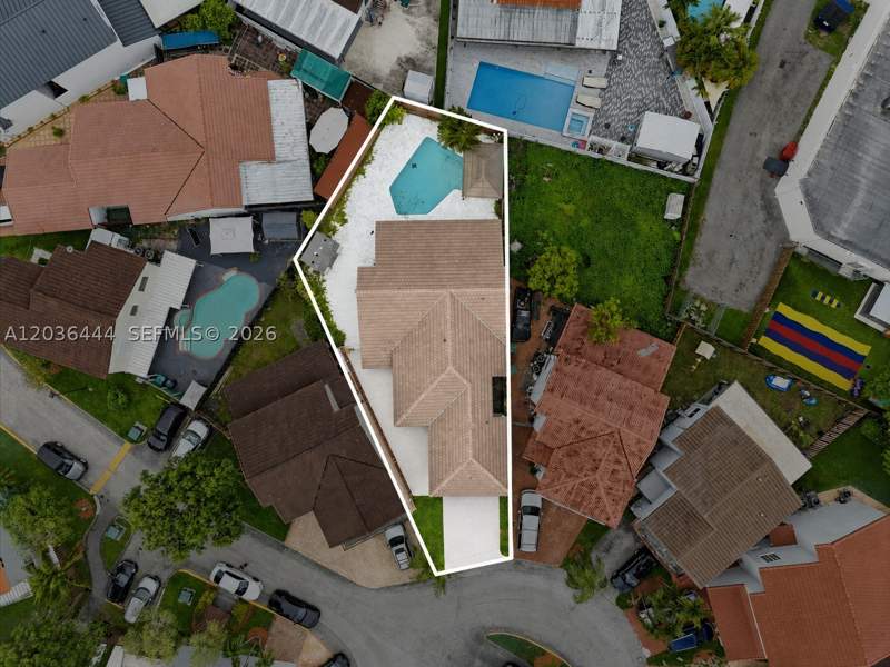 4 bedroom SingleFamilyResidence at 13263 SW 9th Ter, Tamiami Lakes Sec 5, Miami — photo 3