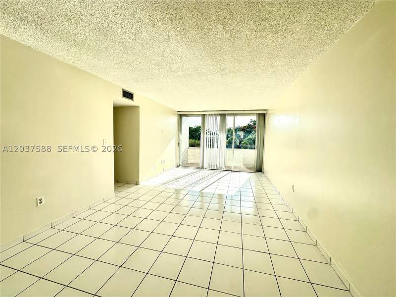 2 bedroom Condominium at 802 NW 87th Ave 315, Sandalwood Condo Apts, Miami — photo 5