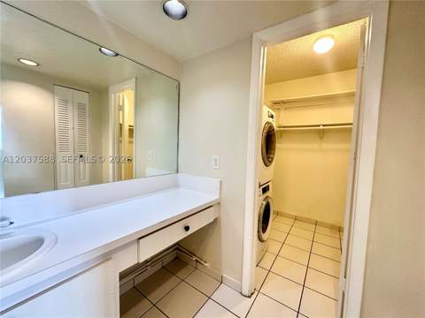 802 NW 87th Ave 315, Miami FL - photo 7 of 14