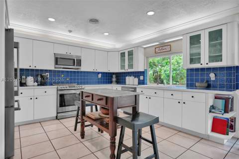 8340 SW 96th St, Miami FL - photo 9 of 43