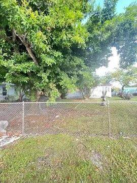 2 bedroom SingleFamilyResidence at 6312 NW 17th Avenue, Liberty City, Miami — photo 4