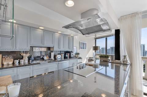 1000 W Island Blvd 2307, Aventura FL - photo 10 of 63