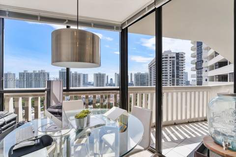 1000 W Island Blvd 2307, Aventura FL - photo 15 of 63