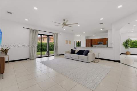 7504 SW 188th Ter, Cutler Bay FL - photo 13 of 60