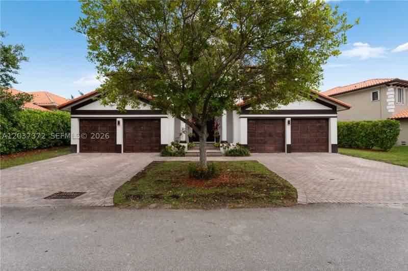 5 bedroom SingleFamilyResidence at 7504 SW 188th Ter, Cutler Cay, Cutler Bay — photo 2