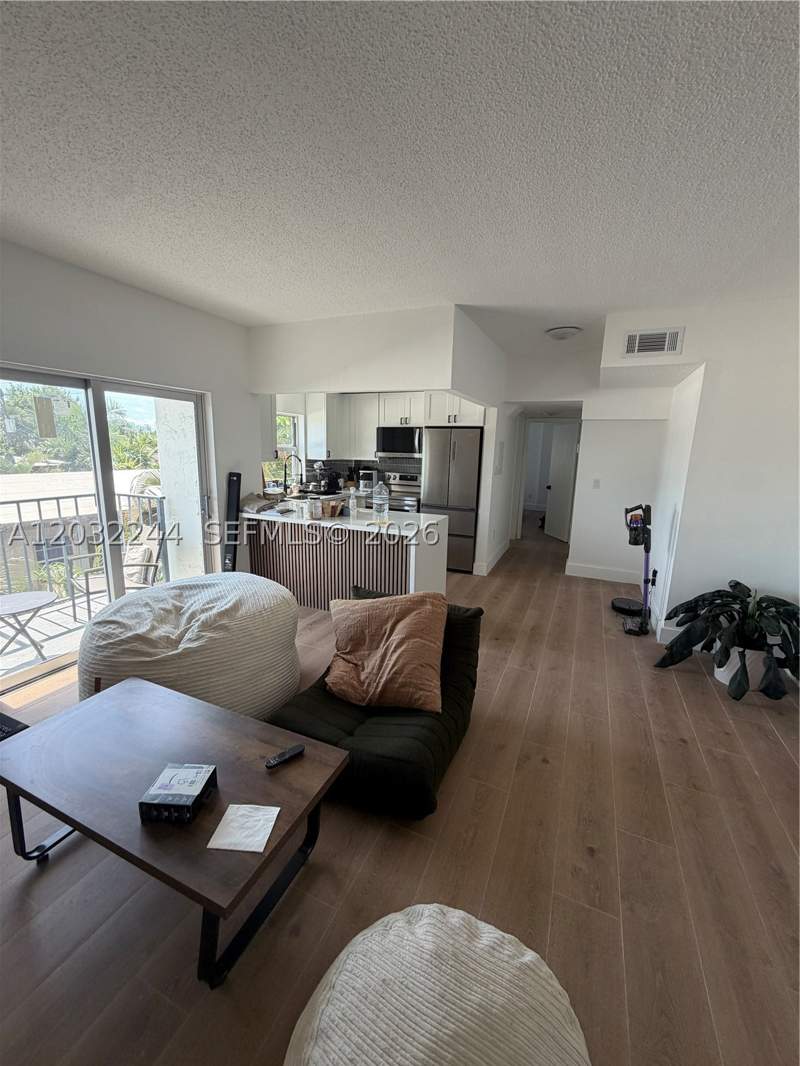 1 bedroom Condominium at 1960 Marseille Dr 304, Apartments Enchante Condo, Miami Beach — photo 4