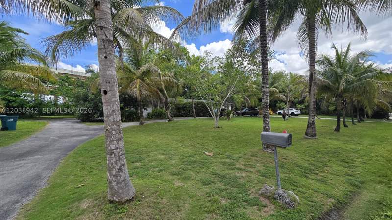 4 bedroom SingleFamilyResidence at 8603 SW 68th St Rd, Sunset View, Miami — photo 3