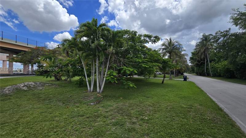 4 bedroom SingleFamilyResidence at 8603 SW 68th St Rd, Sunset View, Miami — photo 4
