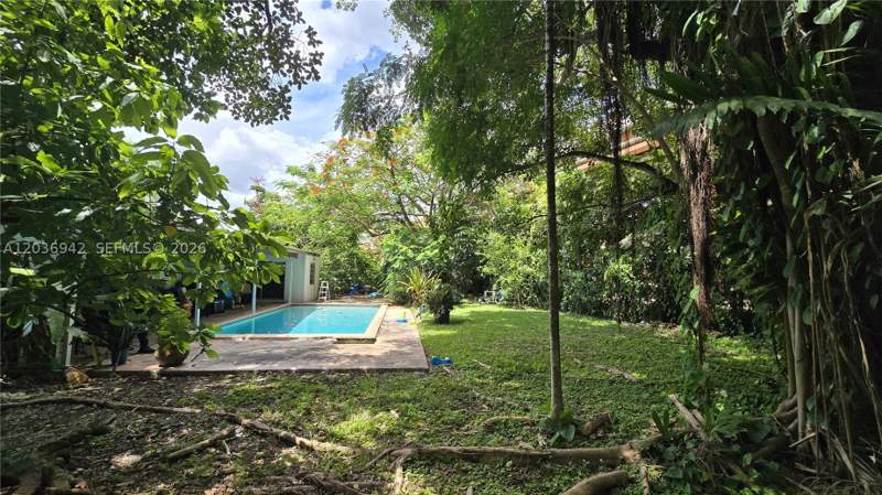 4 bedroom SingleFamilyResidence at 8603 SW 68th St Rd, Sunset View, Miami — photo 5