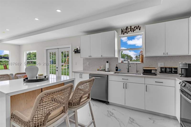 2 bedroom SingleFamilyResidence at 20304 SW 186th St, Redlands, Miami — photo 2