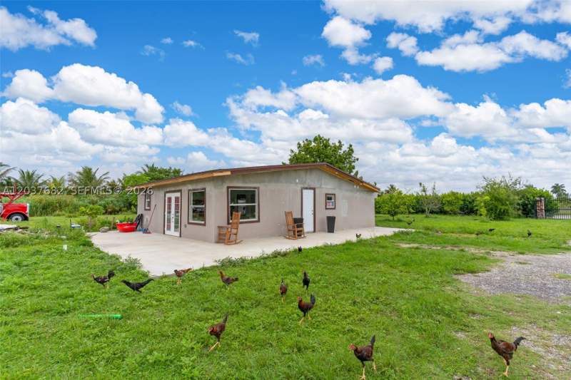 2 bedroom SingleFamilyResidence at 20304 SW 186th St, Redlands, Miami — photo 4