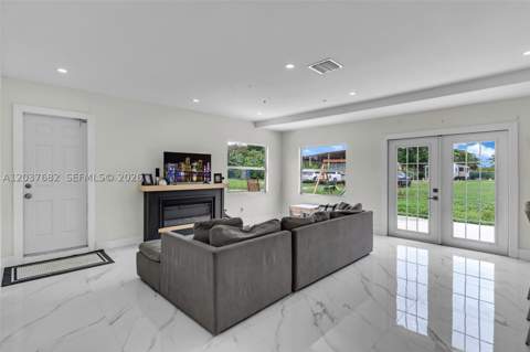 20304 SW 186th St, Miami FL - photo 9 of 32