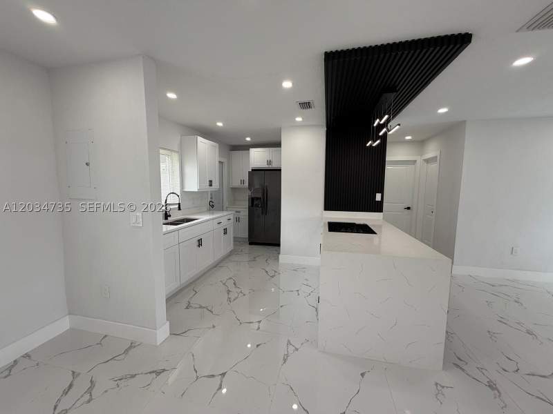 4 bedroom SingleFamilyResidence at 2800 NW 164th St, Golden Highlands Est, Miami Gardens — photo 4