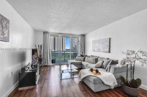 19370 Collins Ave 823, Sunny Isles Beach FL - photo 6 of 36