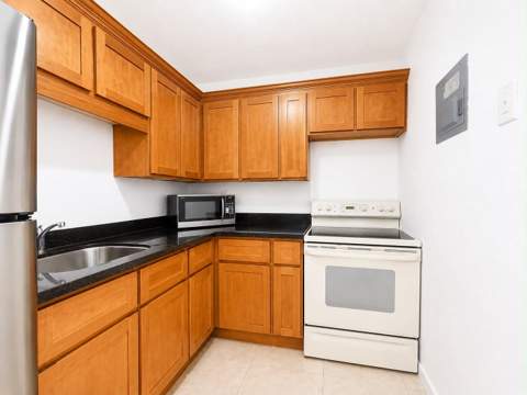 990 NW 1st Street 1, Miami FL - photo 6 of 10