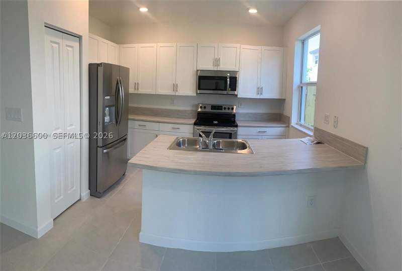 3 bedroom Townhouse at 2684 SE 12 Street, Keys Gate Residence, Homestead — photo 2