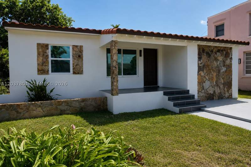 3 bedroom SingleFamilyResidence at 4240 SW 14th St, Sunny Grove, Miami — photo 2
