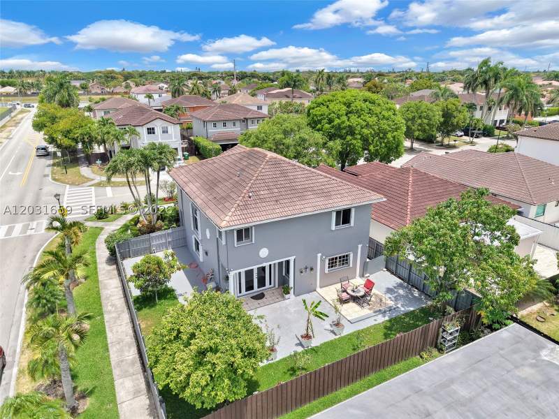 4 bedroom SingleFamilyResidence at 14402 SW 157th Path, Milon Venture, Miami — photo 3