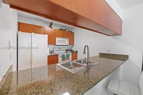 1200 Brickell Bay Dr 3714, Miami FL - photo 10 of 28
