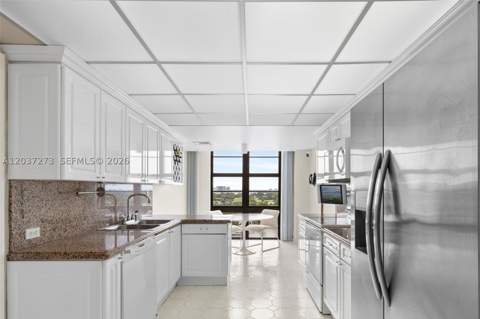 5500 Collins Ave 1401, Miami Beach FL - photo 8 of 38