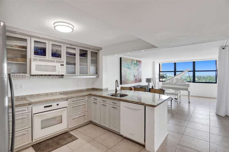 2 bedroom Condominium at 2555 Collins Ave 1508, Club Atlantis Condo, Miami Beach — photo 5