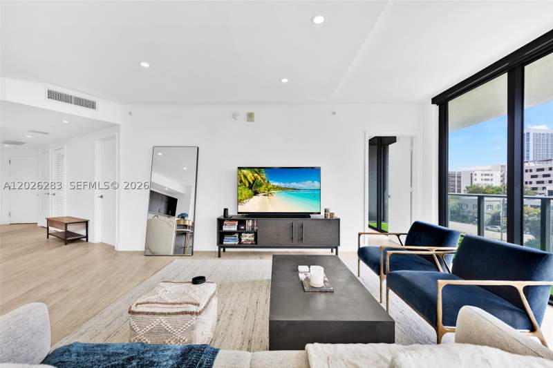 2 bedroom Condominium at 121 NE 34th St L304, 3401 MIDTOWN CONDO, Miami — photo 2
