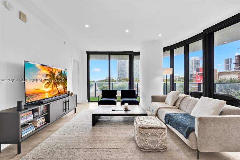 2 bedroom Condominium at 121 NE 34th St L304, 3401 MIDTOWN CONDO, Miami — photo 4