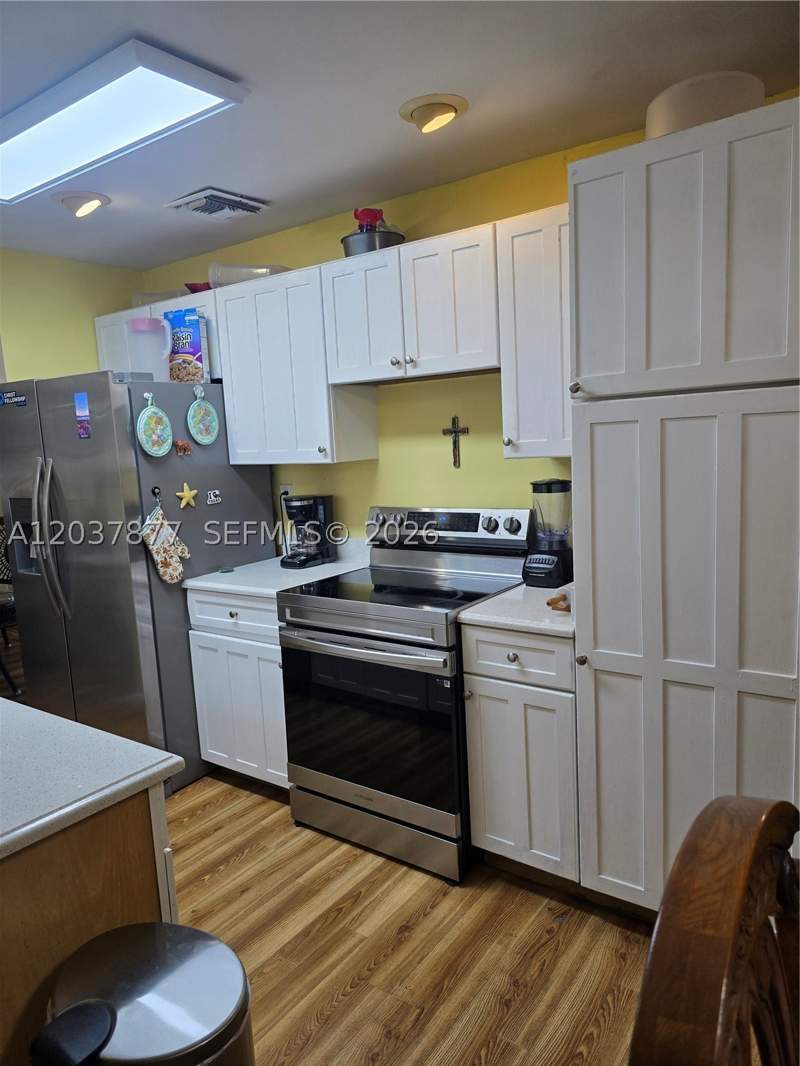 4 bedroom SingleFamilyResidence at 19500 SW 87th Ave, Mark Manor Pines Sec One, Cutler Bay — photo 5