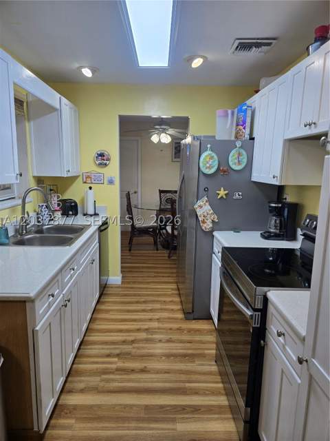 19500 SW 87th Ave, Cutler Bay FL - photo 6 of 32
