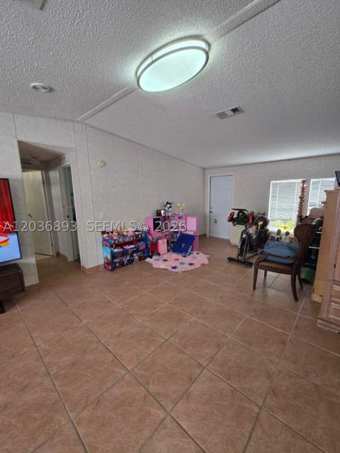 1061 SW 131 Pl, Miami FL - photo 10 of 21