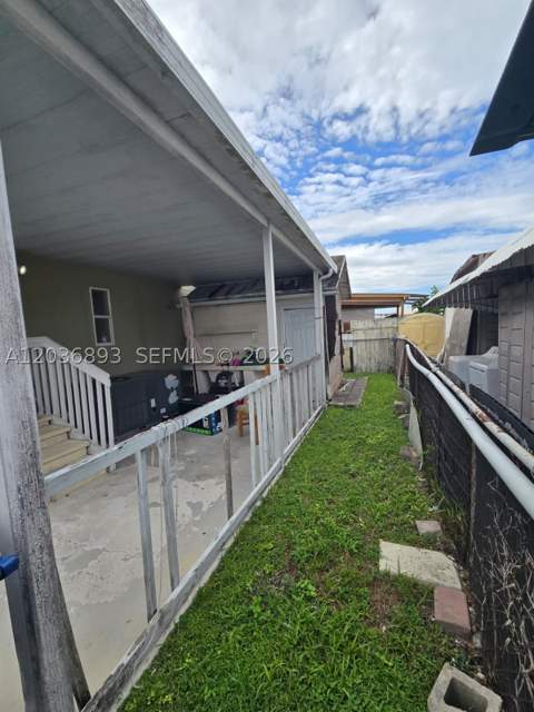 1061 SW 131 Pl, Miami FL - photo 6 of 21