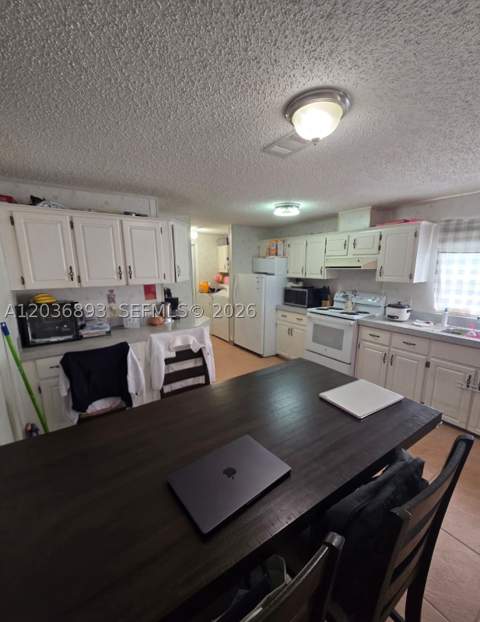1061 SW 131 Pl, Miami FL - photo 9 of 21