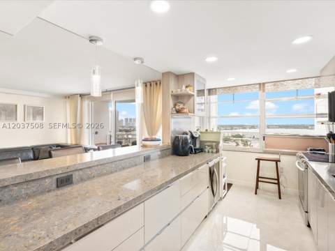 18071 Biscayne Blvd 1401, Aventura FL - photo 11 of 29