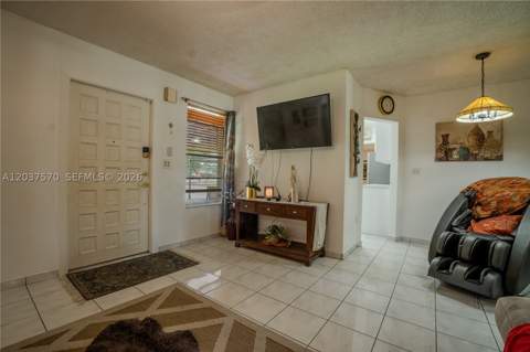 7899 NW 174th Ter, Hialeah FL - photo 13 of 54