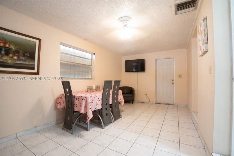 3 bedroom SingleFamilyResidence at 7899 NW 174th Ter, Palm Springs North Sec B, Hialeah — photo 2