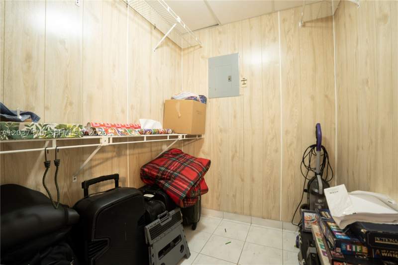 3 bedroom SingleFamilyResidence at 7899 NW 174th Ter, Palm Springs North Sec B, Hialeah — photo 4