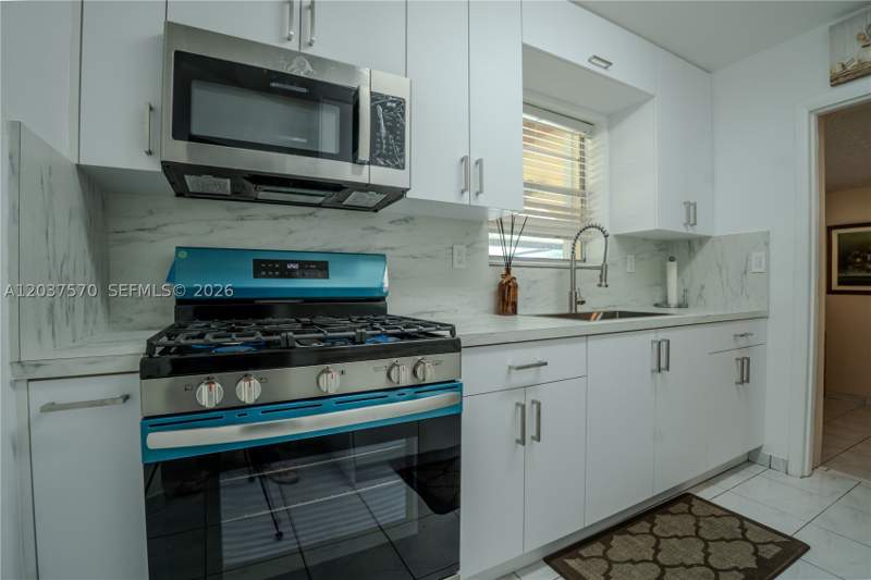 3 bedroom SingleFamilyResidence at 7899 NW 174th Ter, Palm Springs North Sec B, Hialeah — photo 5