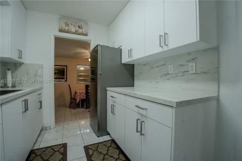 7899 NW 174th Ter, Hialeah FL - photo 6 of 54