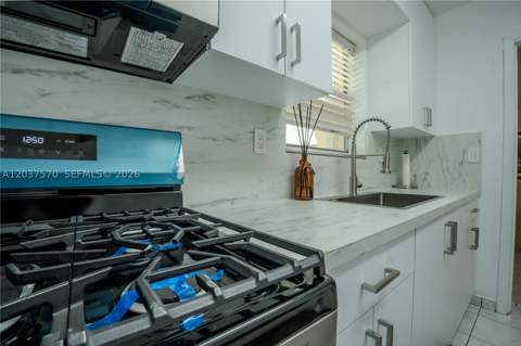 7899 NW 174th Ter, Hialeah FL - photo 7 of 54