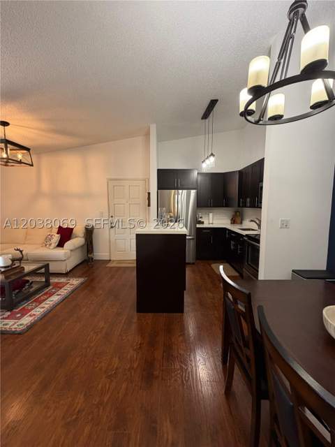 4944 NW 102nd Ave 204-3, Doral FL - photo 6 of 28