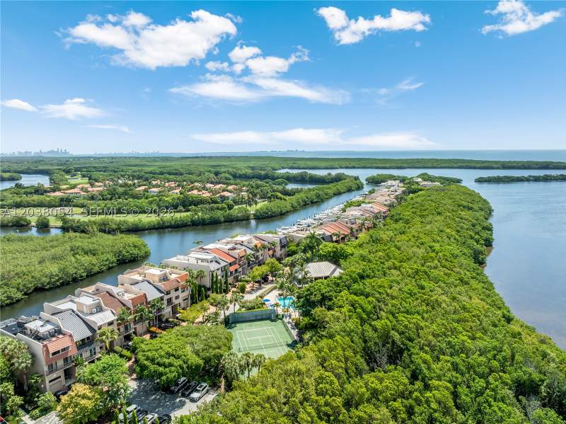 4 bedroom Townhouse at 6112 Paradise Point Dr, Royal Harbour Yacht Club, Palmetto Bay — photo 5