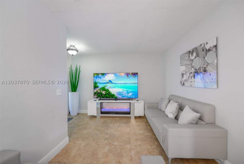 3 bedroom SingleFamilyResidence at 15216 SW 112th Pl, Sunny Gardens Estates I, Miami — photo 5